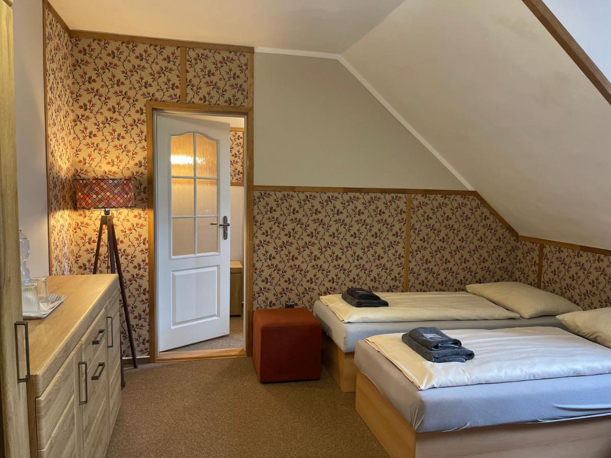 Hotel Veveri Veverska Bityska Extérieur photo