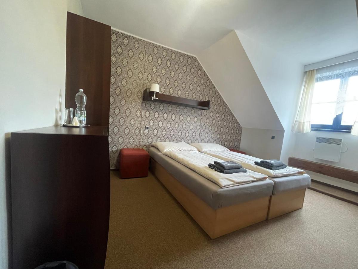 Hotel Veveri Veverska Bityska Extérieur photo