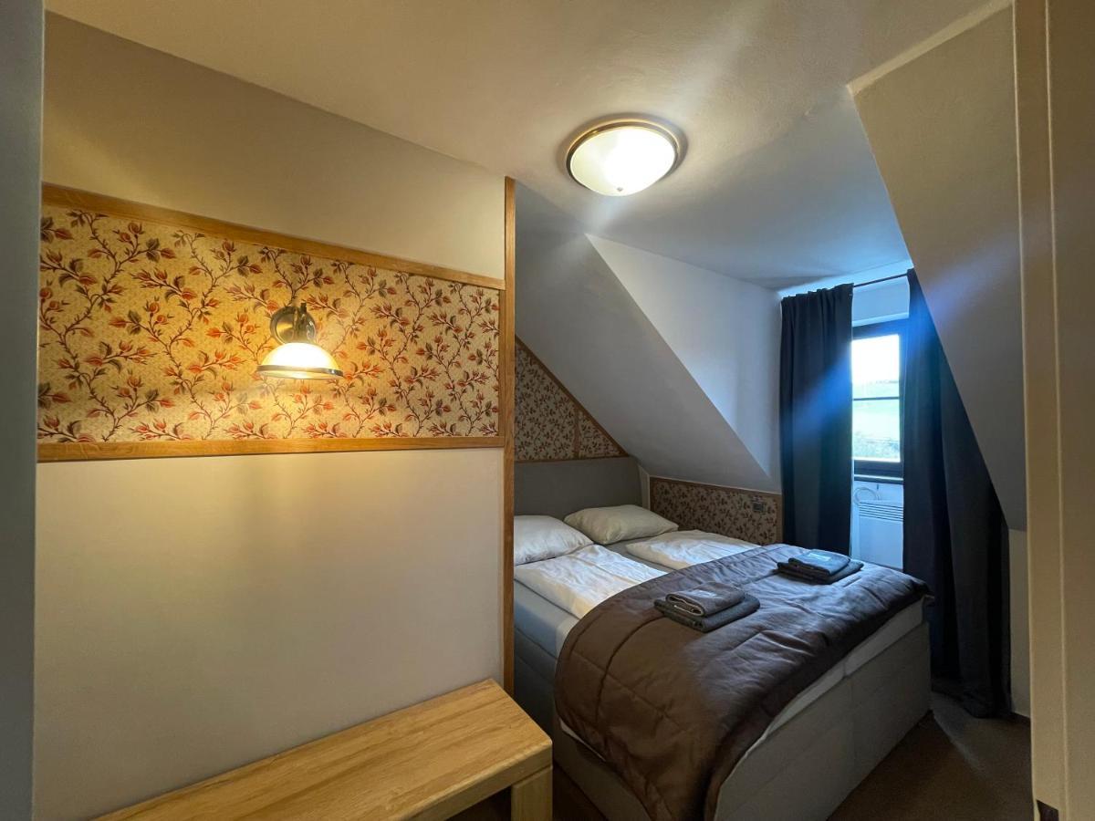 Hotel Veveri Veverska Bityska Extérieur photo