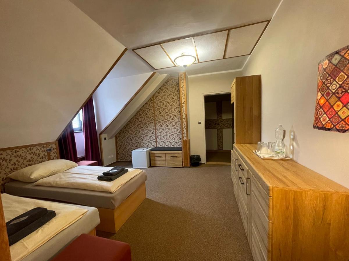Hotel Veveri Veverska Bityska Extérieur photo