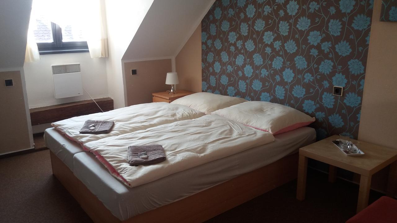 Hotel Veveri Veverska Bityska Extérieur photo